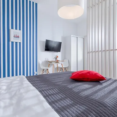 Pomona Apartment