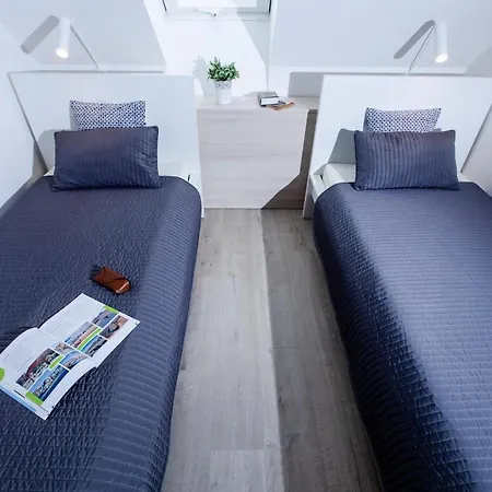 Pomona * נישורזה