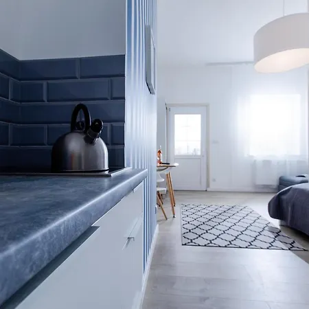 Pomona Apartment *